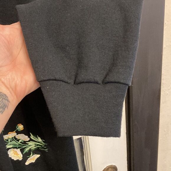 Handcrafted Cold Sequin and Floral Embroidered Black Cardigan - Picture 6 of 12